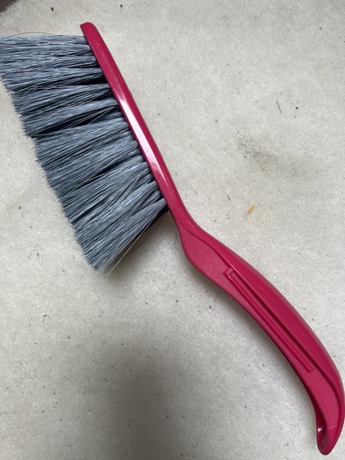 [42-03-130] BALAYETTE EN PLASTIQUE